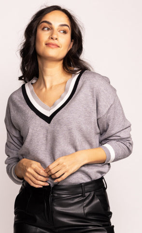 Monica Contrast V-Neck Pullover