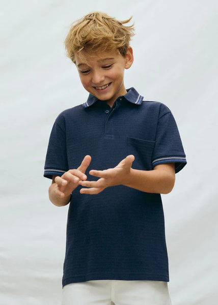 Line Detail on Collar Polo